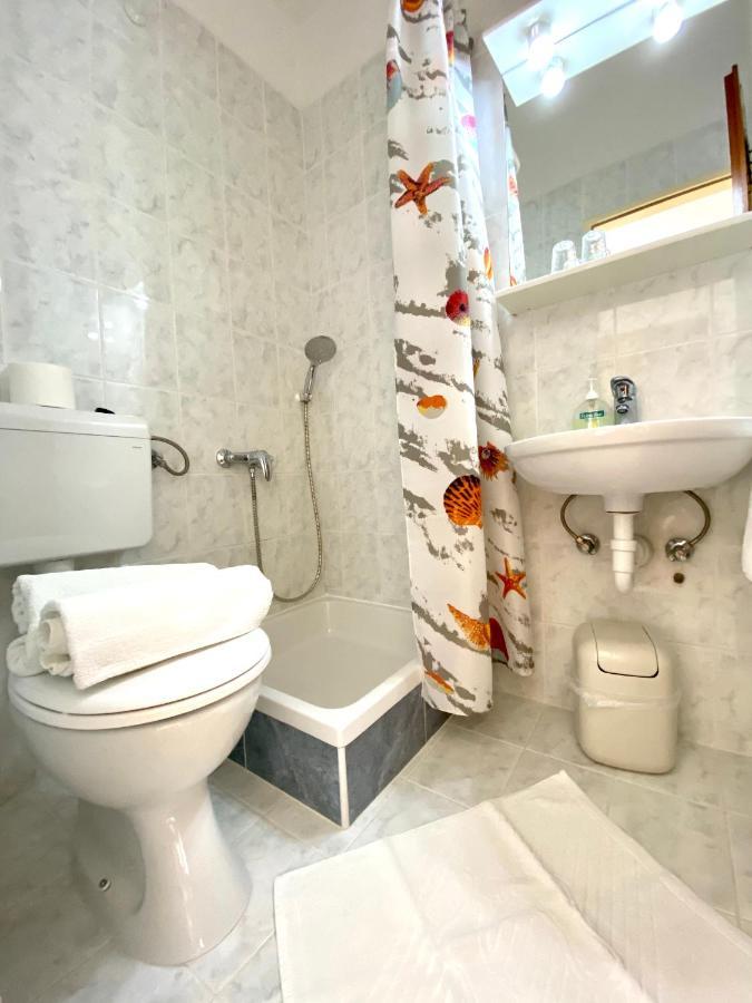 Guesthouse Kurelic Rab Kampor Exterior foto